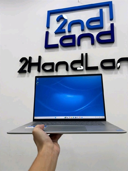 Laptop Dell Inspiron 16 5620 - i5 -1235U - Ram 8/512GB SSD - Pin 100% đã thay - Màu bạc - Ngoại hình 97% - mất 1 ốc - Kèm sạc 1
