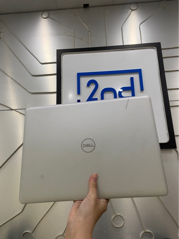 Laptop Dell Inspiron 3493 - i3 1005G1 - 4/240GB SSD Sata - Sức khỏe kém - Pin chai - Màu bạc - Ngoại hình: 96% - Ố trầy nhiều, màn ám phản quang, ám phím, lún phím - Kèm 01 sạc