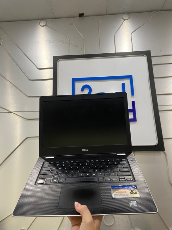 Laptop Dell Inspiron 3493 - i3 1005G1 - 4/240GB SSD Sata - Sức khỏe kém - Pin chai - Màu bạc - Ngoại hình: 96% - Ố trầy nhiều, màn ám phản quang, ám phím, lún phím - Kèm 01 sạc