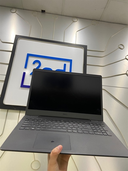 Laptop Dell Inspiron 3501 - i3-1005G1 - Ram 4/256GB - Pin 60% - Màu đen - Ngoại hình: 97% - màn tối, tối 4 góc, viền ám hồng - Kèm sạc hở dây