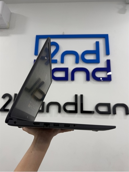 Laptop Dell Inspiron 3501 - i3 115G4 - 8/256GB SSD - Màu đen - Pin 68% - Ngoại hình 96% - Màn trầy , viền ám vàng , mặt A trầy nhiều , mất 1 ốc đáy , phím mòn - Kèm sạc 1