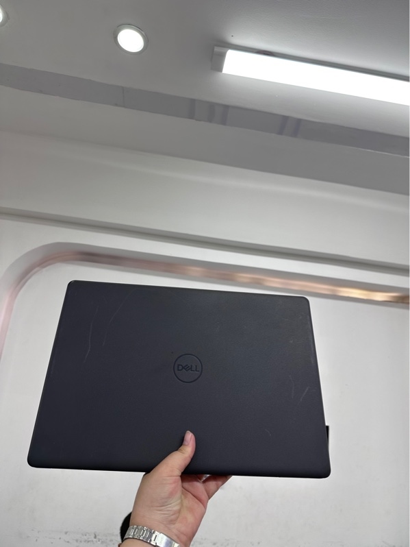 Laptop Dell Inspiron 3501 - i5 1135G7 - 8/512gb ssd - Màu đen - Pin thay 100% - Ngoại hình 98% - màn ám hồng - Kèm sạc