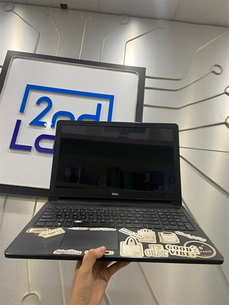 Laptop Dell Inspiron 3558 - I5-5200U Geforce 920 - Ram 8/120GB SSD - 1TB HDD - Pin chai - Màu đen - Ngoại hình: 96% - Mất 4 ốc đáy, hở mặt đáy, màn hở sáng, ám hồng 4 cạnh, mất phím C, phím S bấm cứng - Body - Kèm sạc 1