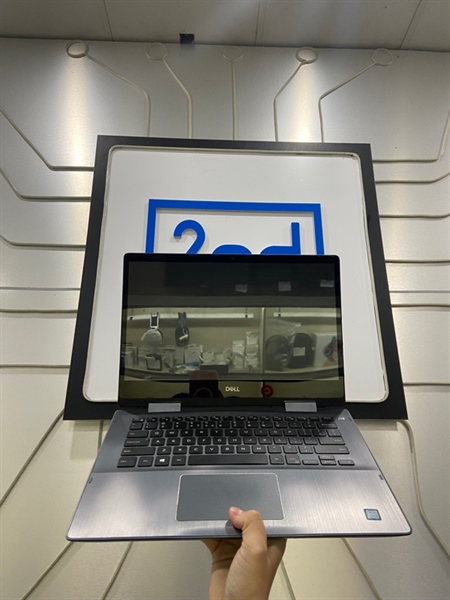 Laptop Dell Inspiron 5482 - i5-8265U - Ram 16/256GB SSD - Pin 100% đã thay - Màu xám - Ngoại hình: 97% - Viền khung màn mẻ, nắp bản lề lỏng, mất 3 ốc mặt D - Kèm sạc 1