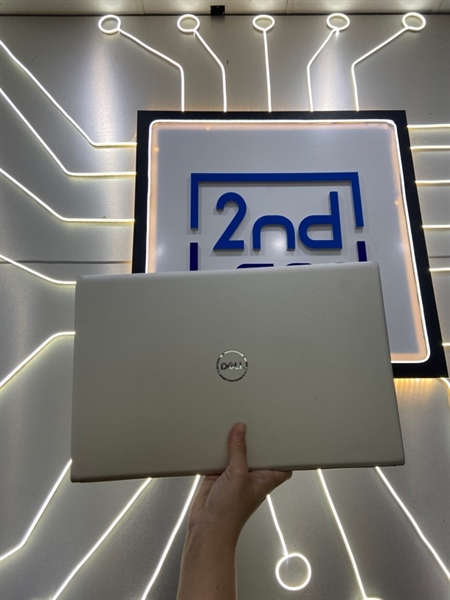 Laptop Dell Inspiron 5515 - AMD Ryzen 5 5500U - Ram 8/256GB - Pin 62% - Màu bạc - Ngoại hình: 97% - Phím tróc sơn, mặt D xước nhiều, gãy khe tản nhiệt, màn 1 đốm phản quang - Kèm sạc