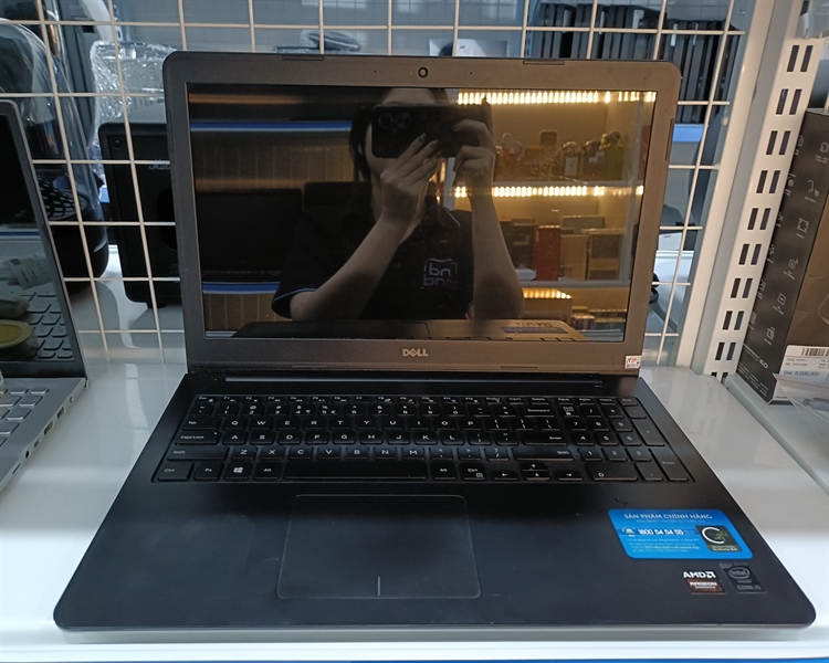 Laptop Dell Inspiron 5547 - Ram 4/1TB HDD - Core i5 4210U - Màu bạc - Ngoại hình 97% - cấn xước viền, màn phản quang - Kèm sạc