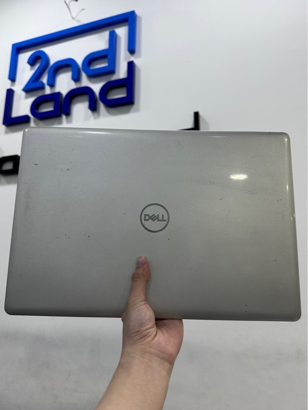 Laptop Dell Inspiron 5570 - I5-8250U/ Radeon TM 530 12/256GB SSD(90%)/1TB HDD(61%) - Pin tạm ổn - Màu bạc - Ngoại hình 97% - Kèm sạc