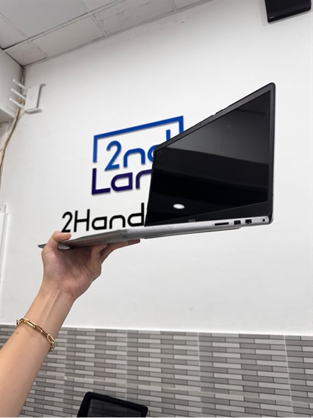 Laptop Dell Inspiron 7570 - i5-8250U - Geforce MX130 - Ram 20GB - Màu xám - Pin hư - Ngoại hình: 96% - Body, kèm sạc 2