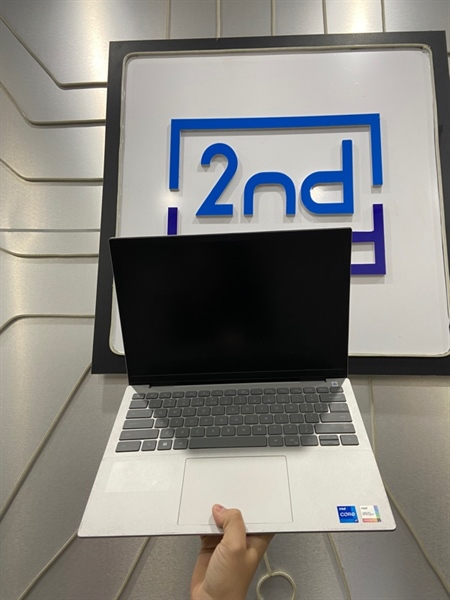 Laptop Dell Insprion 14 5430 - i7-1360P - Ram 16/1TB SSD - Pin 83% - Màu bạc - Ngoại hình: 98% - Sườn trầy, chuột touchpad không dùng được vật lý - Body - Kèm sạc 1