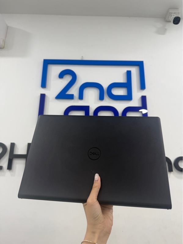 Laptop Dell Insprion 15 3511 - i3-1115G4, 8/256Gb ssd - Màu đen - Pin 57% - Ngoại hình 97% - mất 2 đế cao su, mặt A hằn sticker, bản lề yếu, màn phản quang, tối góc nhẹ - Kèm sạc