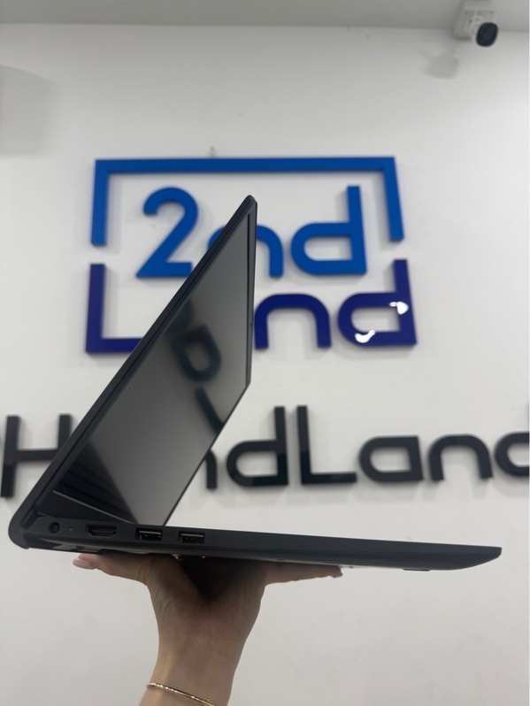 Laptop Dell Insprion 15 3511 - i3-1115G4, 8/256Gb ssd - Màu đen - Pin 57% - Ngoại hình 97% - mất 2 đế cao su, mặt A hằn sticker, bản lề yếu, màn phản quang, tối góc nhẹ - Kèm sạc