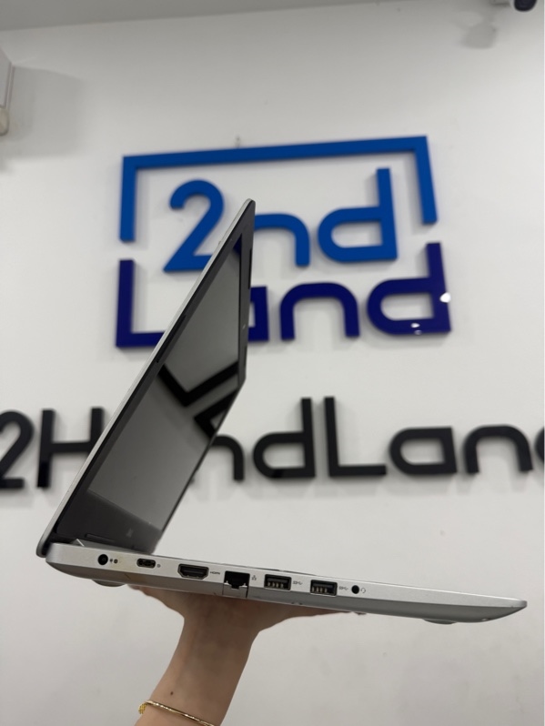 Laptop Dell Insprion 5570 - i5-8250U/R7 m460 - Ram 4GB - Màu bạc - Pin chai - Ngoại hình 97% - Máy trầy xước , mặt B trầy nhiều , touchpad lờn khó bấm , vàng viền nhẹ , loa phải rè - Kèm sạc - KHÔNG BẢO HÀNH