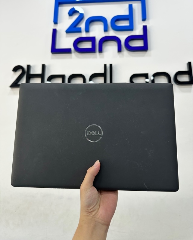 Laptop Dell Latitude 3520 - i3 1115G4 - Ram 4/256GB SSD (85%) - Pin 61% - Màu đen - Ngoại hình 97% - Liệt chuột phải, Màn sọc 1 sọc nhỏ xíu sát mép - Kèm sạc