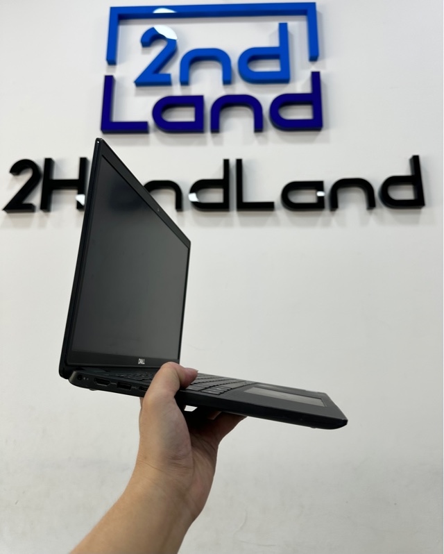 Laptop Dell Latitude 3520 - i3 1115G4 - Ram 4/256GB SSD (85%) - Pin 61% - Màu đen - Ngoại hình 97% - Liệt chuột phải, Màn sọc 1 sọc nhỏ xíu sát mép - Kèm sạc