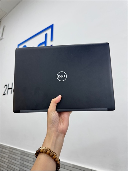 Laptop Dell Latitude 529C - i5-7300U - 8/256GB - Màu đen - Pin 68% - Ngoại hình 98% - Màn sọc 1 đường nhỏ , dán decal phím - Body, kèm sạc