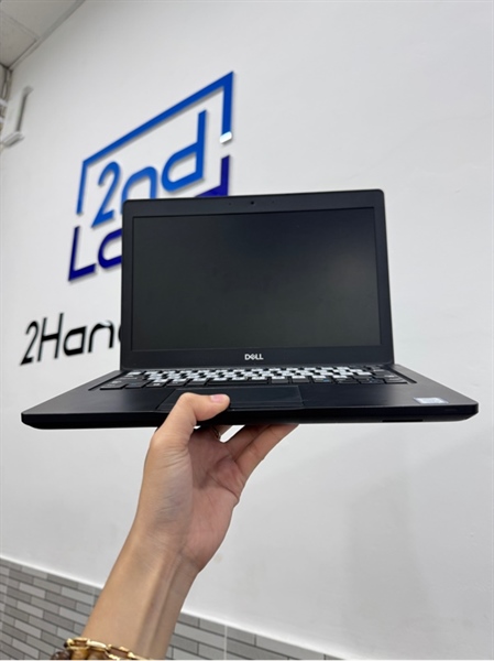 Laptop Dell Latitude 529C - i5-7300U - 8/256GB - Màu đen - Pin 68% - Ngoại hình 98% - Màn sọc 1 đường nhỏ , dán decal phím - Body, kèm sạc 1
