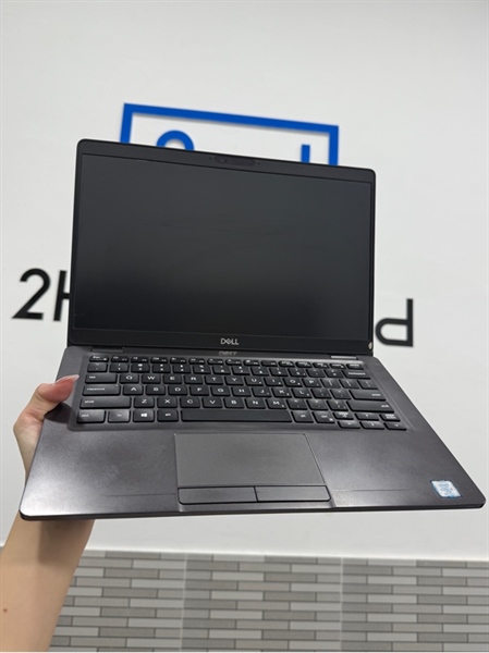 Laptop Dell Latitude 5300 - i7-8665 - RAM 8/256 SSD - Màu đen - Pin 100% - Ngoại hình 97% - Bể góc nhẹ, màn in phím - Kèm sạc 1