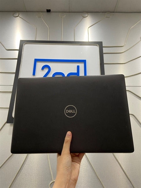 Laptop Dell Latitude 5400 - i5-8365U - Ram 4/256GB SSD - Pin 65% - Màu đen - Ngoại hình: 97% - Màn bầm xanh trái, phản quang nửa màn trên ám xanh, ám viền hồng, nút nguồn tróc sơn, bể góc thân trái, màn bị sọc chỉ, mất card - Kèm sạc