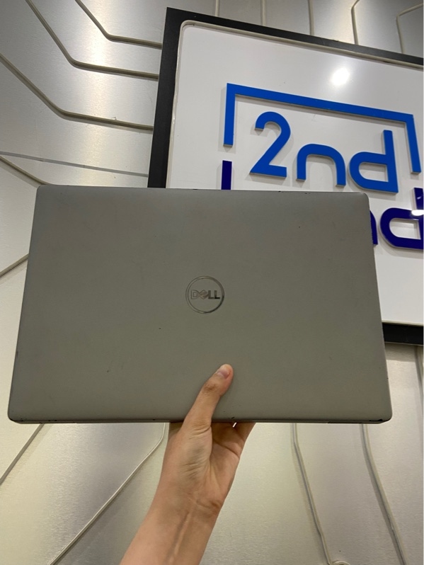 Laptop Dell Latitude 5410 - Core i7-1060U - Ram 32/512GB SSD - Pin 100% thay new - Màu xám - Ngoại hình: 97% - Màn in phím ám vàng , tróc nhiều mặt đáy - Kèm sạc -