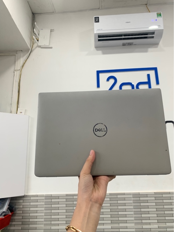 Laptop Dell latitude 5420 - i7-1185G7 - Ram 16/256 ssd - Màu xám - Pin 60% - Ngoại hình: 97% - Màu ám vàng - Kèm sạc