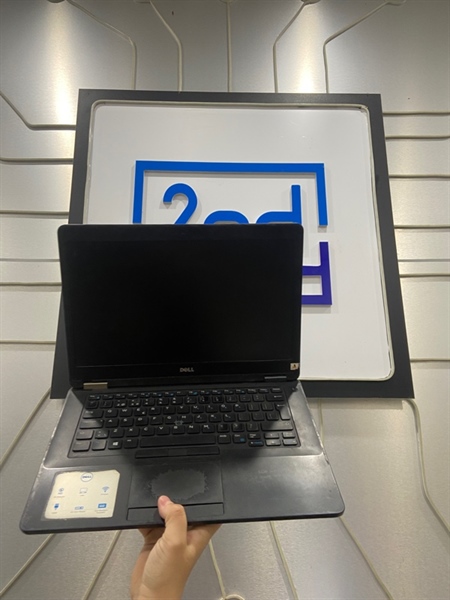 Laptop Dell LAtitude 5470 - i5-6300U - Ram 8/256GB SSD - Pin 100% - Màu đen - Ngoại hình: 97% - Màn ám - Body - Kèm sạc 1