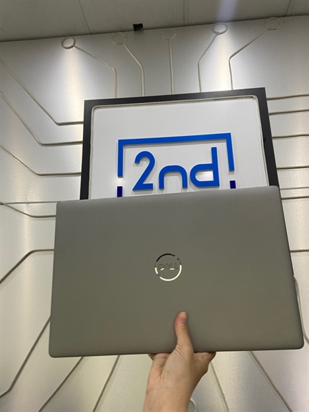 Laptop Dell Latitude 5520 - i5-1135G7 - Ram 16/256GB SSD - Pin 77% - Màu xám - Ngoại hình: 97% - Trầy viền sơn, màn ám viền vàng vừa, bầm nền đen nặng - Kèm sạc