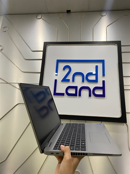 Laptop Dell Latitude 5520 - i5-1135G7 - Ram 16/256GB SSD - Pin 77% - Màu xám - Ngoại hình: 97% - Trầy viền sơn, màn ám viền vàng vừa, bầm nền đen nặng - Kèm sạc 2