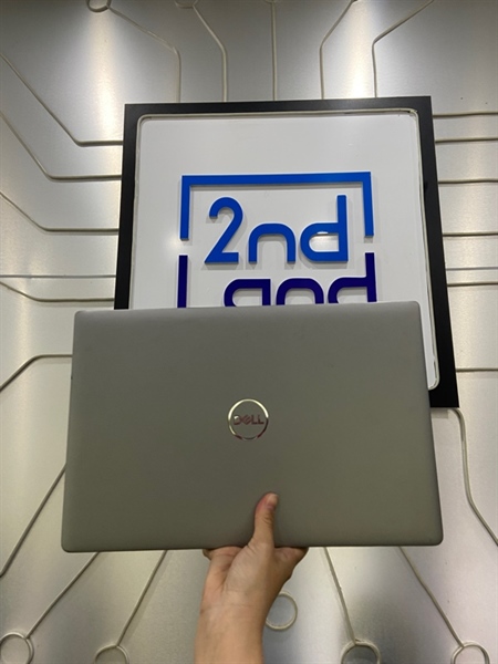 Laptop Dell Latitude 5520 - i5-1145G7 - Ram 16/256GB SSD - Pin 40% - Màu xám - Ngoại hình: 97% - phản quang nhẹ, màn ám vàng trong - Kèm sạc
