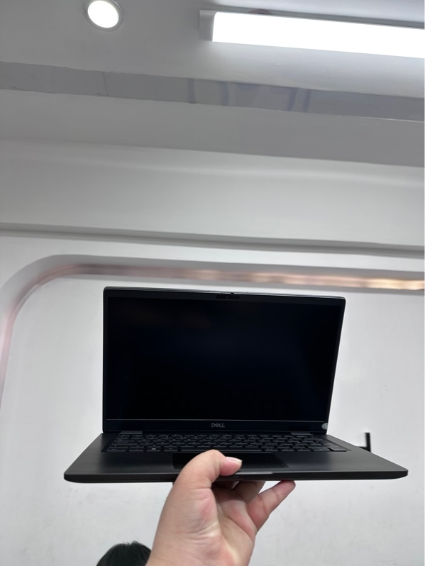 Laptop Dell Latitude 7310 - i7 10610U - 16/256gb - Màu đen - Pin thay 100% - Ngoại hình 98% - Màn phản quang - Kèm sạc