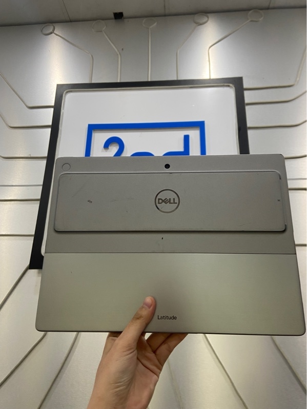 Laptop Dell latitude 7320 Detachable - I5-1140G7- Ram 16/256GB SSD - Pin 58% - Màu xám - Ngoại hình: 97% - Không bàn phím, vỏ trầy , viền màn ám hồng - Kèm sạc + bút