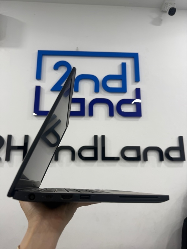 Laptop Dell Latitude 7390 - i5-8250U - 8/128Gb ssd - Phím Nhật - Màu đen - Pin 75% - Ngoại hình 98% - Kèm sạc