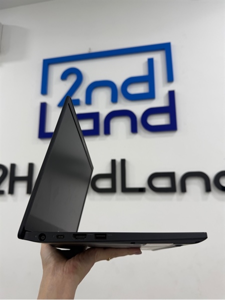 Laptop Dell Latitude 7390 - i5 8350U - 8/128GB SSD - Màu đen - Pin 100% - Ngoại hình 97.5% - viền trầy , dán sticker - Kèm sạc 1
