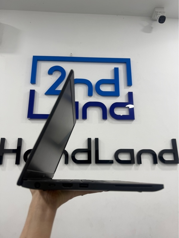 Laptop Dell Latitude 7390 - i7-8650U - 8/SSD 256GB - Màu đen - Pin 91% - Ngoại hình 97% - Màn hồng , trầy- Kèm sạc