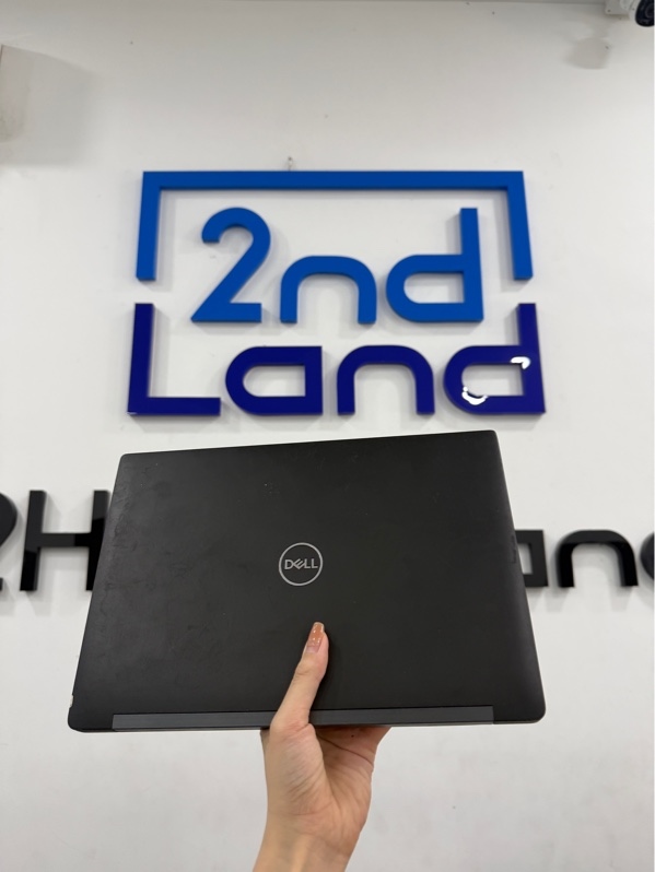 Laptop Dell latitude 7390 - i7-8650U - ram 16gb/ssd 256gb - Màu đen - Pin chai - Ngoại hình xấu - vân tay hư, phím mòn, màn hồng, trầy nhiều, tối 4 góc, tối viền, loa nhỏ - Kèm sạc