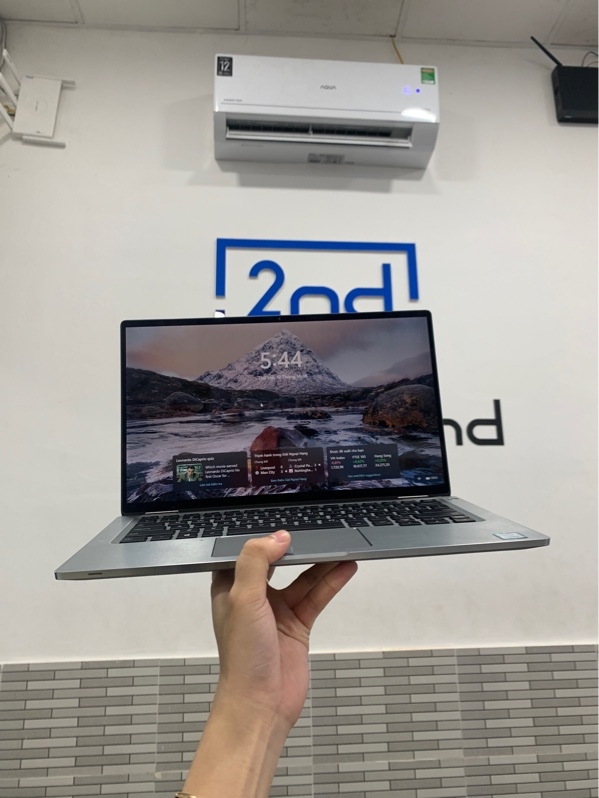 Laptop Dell latitude 7400 2 in 1 cảm ứng - i5-8365u - Ram 8/256gb - Màu bạc - Pin 67% - Ngoại hình: 97% - Màn ám hồng, trầy ít - Kèm sạc