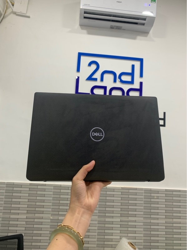 Laptop Dell latitude 7400 - i7-8665U - Ram 8gb/ssd 255gb - Màu đen - Pin 63% - Ngoại hình: 97% - Màn ám hồng lướt - Kèm sạc