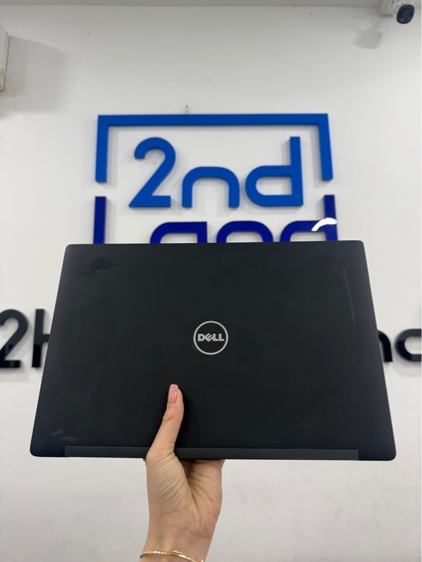 Laptop Dell Latitude 7480 - chip i7 7600U - ram 8gb/SSD 256gb - Màu đen - Pin 95% - Ngoại hình 97% - Màn trầy , màn hồng , tối 4 góc , quạt tản rít , máy trầy , mất vân tay - Kèm sạc