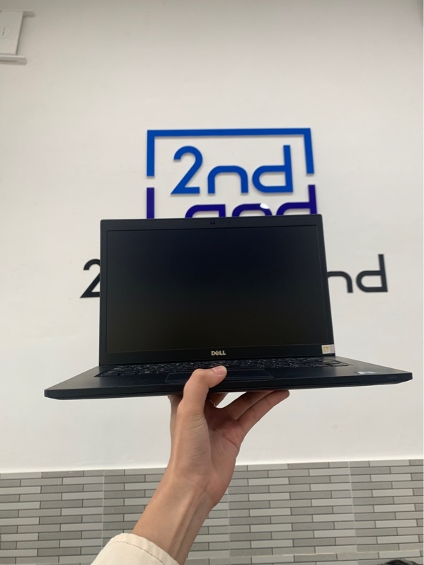 Laptop Dell Latitude 7480 - i7-6600U - Ram 8GB/SSD 256GB - Màu đen - Pin 100% đã thay - Ngoại hình: 98% - Màn ám viền vàng - Kèm sạc