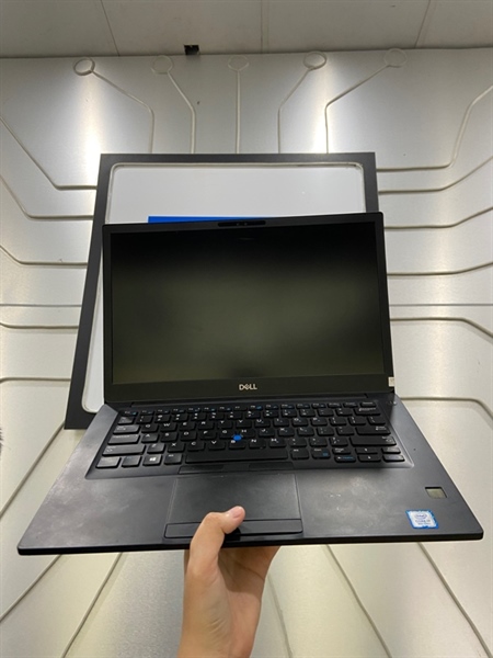Laptop Dell Latitude 7490 - I7-8650U - Ram 8/255GB SSD - Pin 53% - Màu đen - Ngoại hình: 98% - Kèm sạc 1