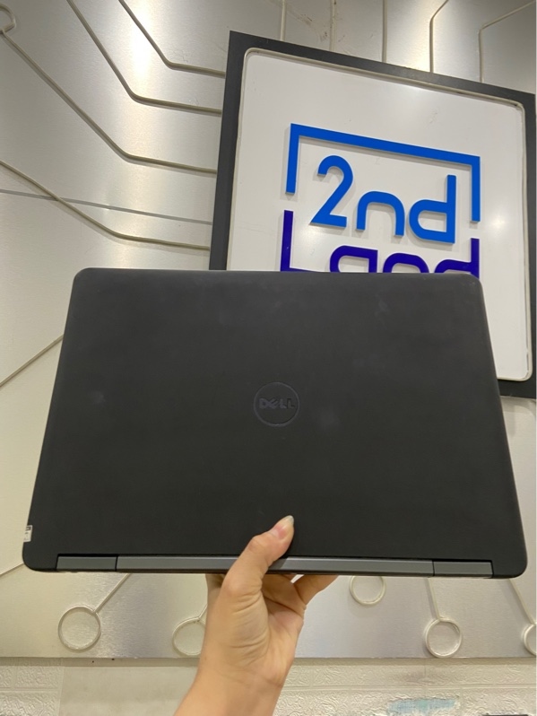 Laptop Dell Latitude E5440 - i5 - 4310u 8/256GB SSD Sata 2.5( ko đọc được sức khoẻ) - Pin 75% - Màu đen - Ngoại hình: 96% - Ố trầy, mốc nhiều, phím trầy nhiều, màn ám vàng, hở bảng lề - Kèm sạc