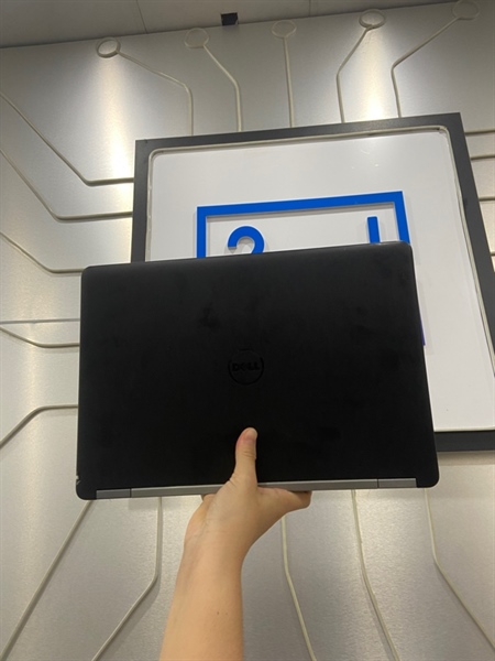 Laptop Dell Latitude E5470 - i5-6300 - Ram 8GB SSD 256GB - Phím nhật - Pin 90% - Màu đen - Ngoại hình: 96% - Loa rè nhẹ màn ám viền vàng, phản quang 1 chấm, bầm phím - Body - Kèm sạc