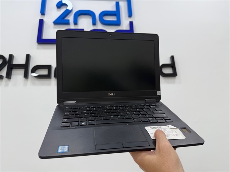Laptop Dell Latitude E7270 - i7 - 6600U - HD Graphics 520 - Ram 8/256GB SSD - Pin 79% - Màu đen - Ngoại hình 97.5% - Màn ám vàng - Body - Kèm sạc 1