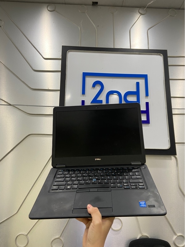 Laptop Dell Latitude E7450 - i5-5300U - Ram 8/256GB SSD - Pin 92% - Màu đen - Ngoại hình: 98% - Màn 1 đốm phản quang , màn ám nhẹ - Kèm sạc
