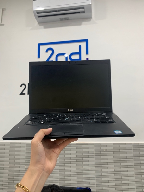 Laptop Dell lattitude 7490 - i5-8350U - Ram 16gb/ssd 256gb - Màu đen - Pin 81% - Ngoại hình: 97% - Màn phản quan + ám hồng - Kèm sạc