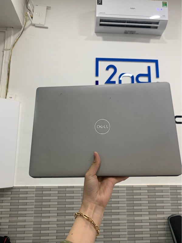Laptop Dell Precision 3550 - i7-10510U - Ram 16gb/512gb ssd - Màu xám - Pin 85% - Ngoại hình: 97% - Màn phản quang - Kèm sạc