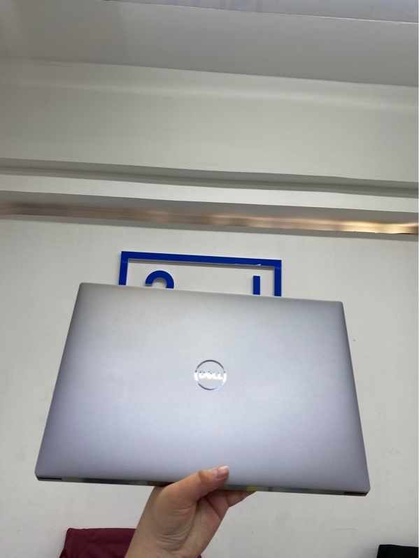Laptop Dell Precision 5550 - I7 10750H - 32/512ssd Quadro T2000 - Màu xám - Pin 78% - Ngoại hình 98% - Màn ám hồng, cấn nhẹ 2 góc - Kèm sạc