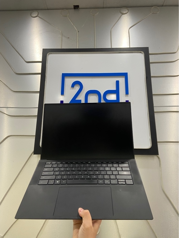 Laptop Dell Precision 5560 - i7-11850H - Ram 16/256GB SSD - Ổ tốt - RTX A2000 - Pin 47% - Màu đen - Ngoại hình: 97% - Xước sườn, màn ám hồng - Body - Kèm sạc