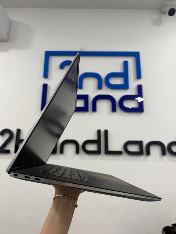 Laptop Dell Precision 5750 - i7-10750H/Quadro T2000 - 32/1TB - 60hz FHD - Màu bạc - Pin 69% - Ngoại hình 97% - Máy trầy xước , màn hở sáng cạnh dưới , màn trầy - Kèm sạc