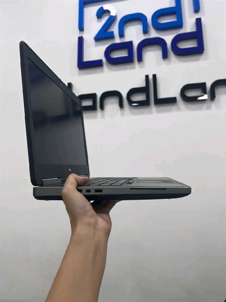 Laptop Dell Precision 7510 - i7 6820HQ - Card quadro M1000M - Ram 16/240 GB SSD - Màu đen - Ngoại hình 96% - Liệt phím F3 , màn phản quang chết pixel , pin chai phồng , camera hư - Kèm sạc 2