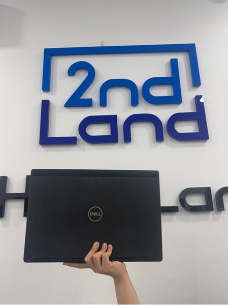 Laptop Dell Precision 7530 - i7 8850H - 32/512GB SSD - Card Nvidia quadro P1000 - Màu bạc - Pin 65% - Ngoại hình 97% - Màn trầy , phản quang , ám hồng , bể viền màn , 1 mảng vàng , phím mòn , vỏ móp , hở vỏ - Kèm sạc